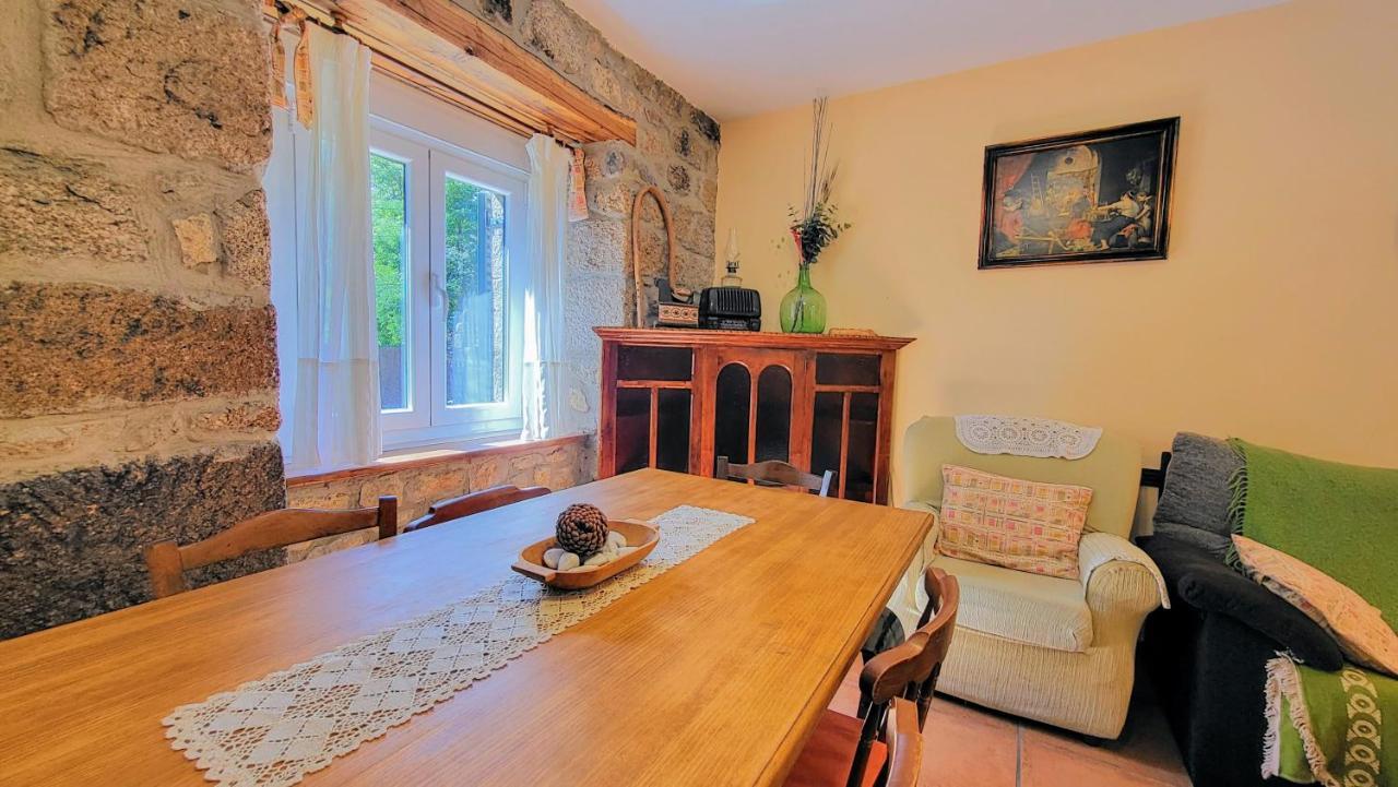 Conjunto Entre Acebos Guest House Sotillo de Sanabria Екстериор снимка